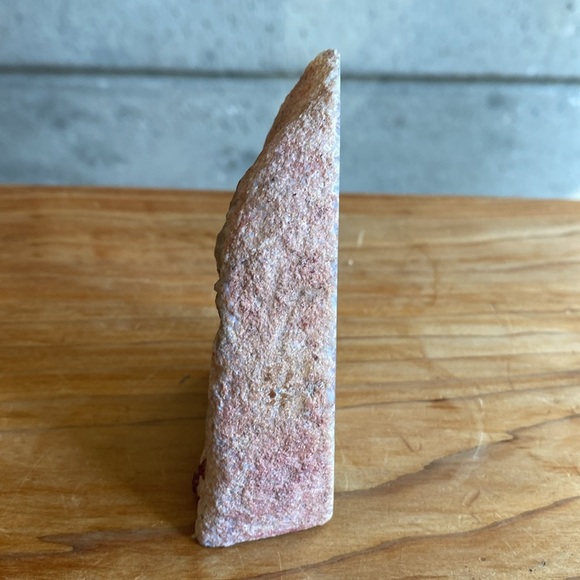 Geode bookend or shelf decor “pink” - Picture 4 of 9